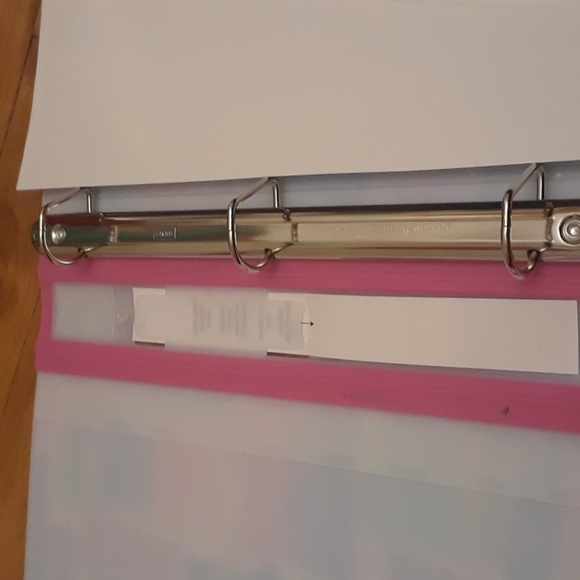 Green or Pink Pack of 3 - 1 inch staples binder. 275 sheets. Multi color & Green - Picture 4 of 5